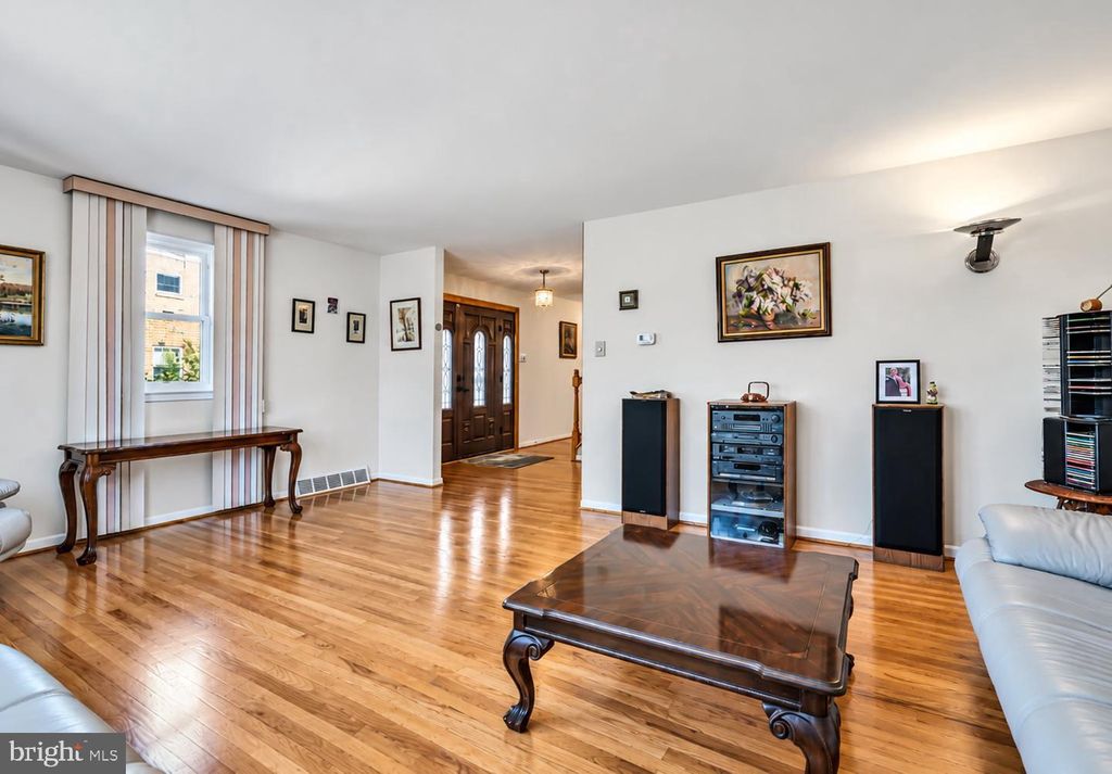 421 SELMA ST, PHILADELPHIA, PA 19116 — photo 5