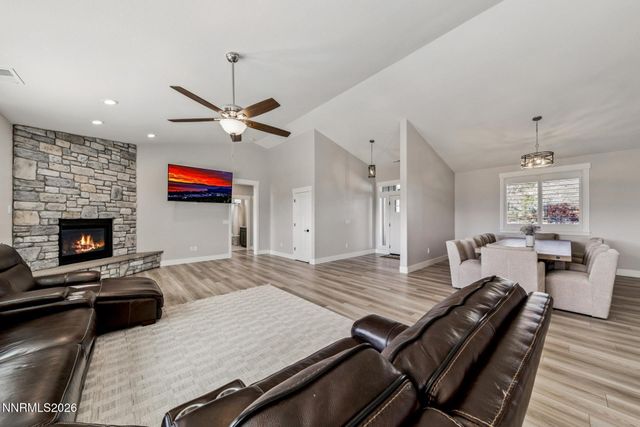 1521 Stephanie Way, Minden, NV 89423