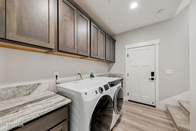 1521 Stephanie Way, Minden, NV 89423