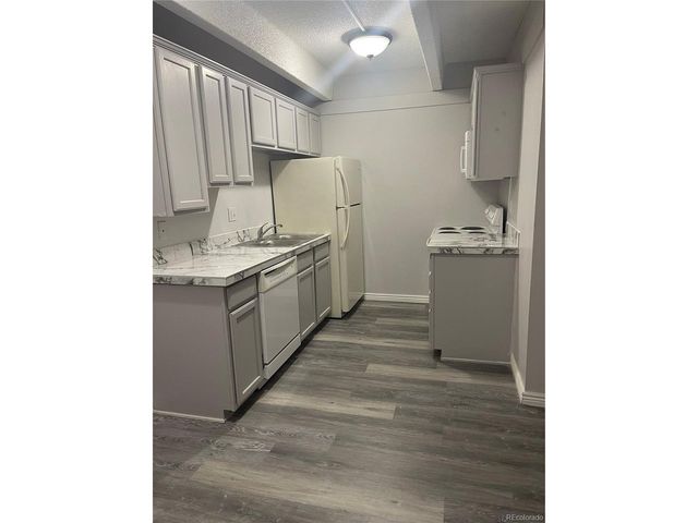 800 W Belleview Ave 303, Englewood, CO 80110