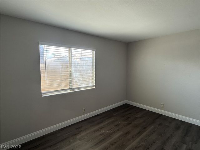 10025 Harpoon Circle, Las Vegas, NV 89117