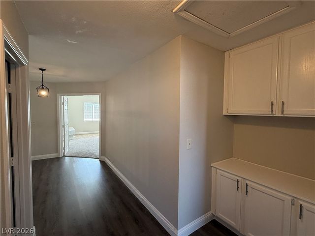 10025 Harpoon Circle, Las Vegas, NV 89117