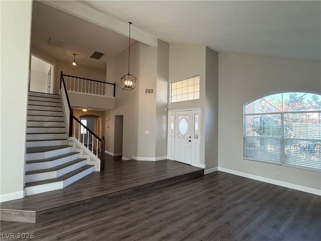 10025 Harpoon Circle, Las Vegas, NV 89117