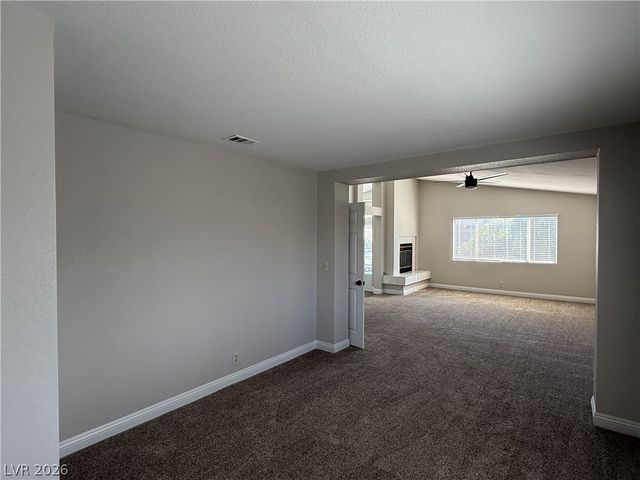 10025 Harpoon Circle, Las Vegas, NV 89117