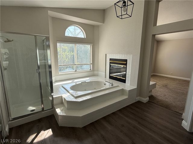 10025 Harpoon Circle, Las Vegas, NV 89117