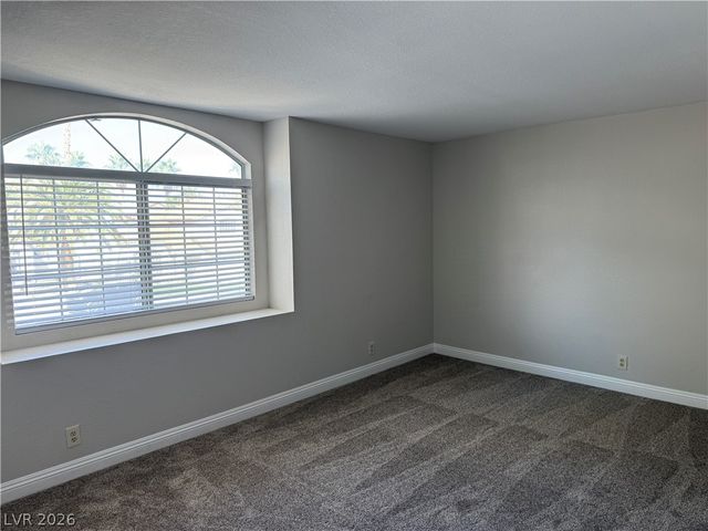 10025 Harpoon Circle, Las Vegas, NV 89117