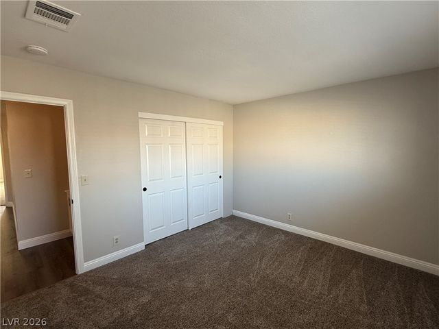 10025 Harpoon Circle, Las Vegas, NV 89117