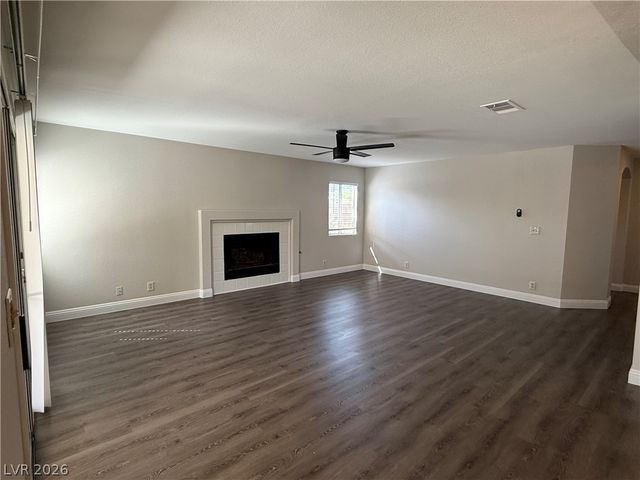10025 Harpoon Circle, Las Vegas, NV 89117