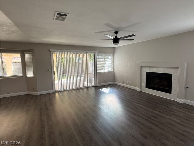 10025 Harpoon Circle, Las Vegas, NV 89117
