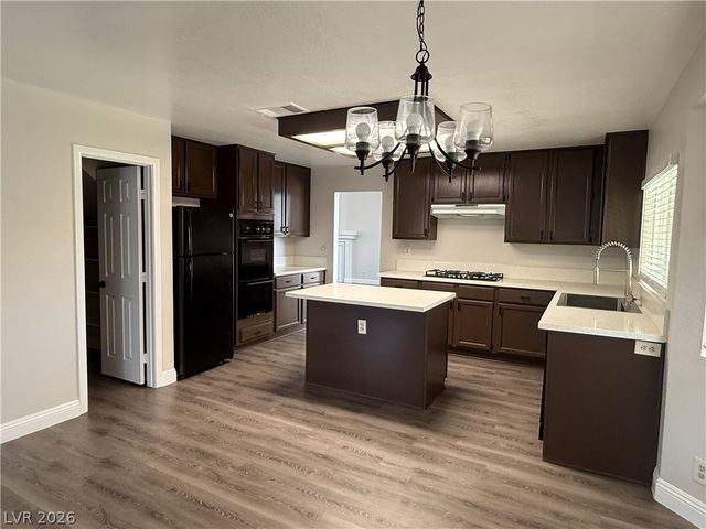 10025 Harpoon Circle, Las Vegas, NV 89117