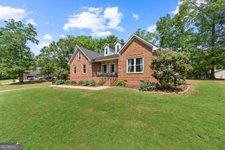 104 Old Oak Drive, Forsyth, GA 31029
