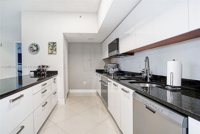 3131 NE 188th St 1-1104, Aventura, FL 33180
