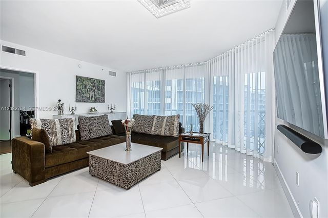 3131 NE 188th St 1-1104, Aventura, FL 33180