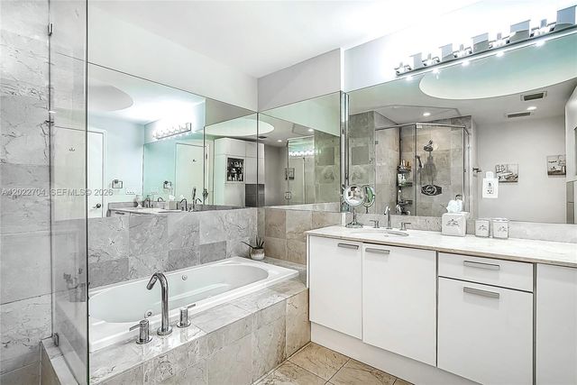 3131 NE 188th St 1-1104, Aventura, FL 33180