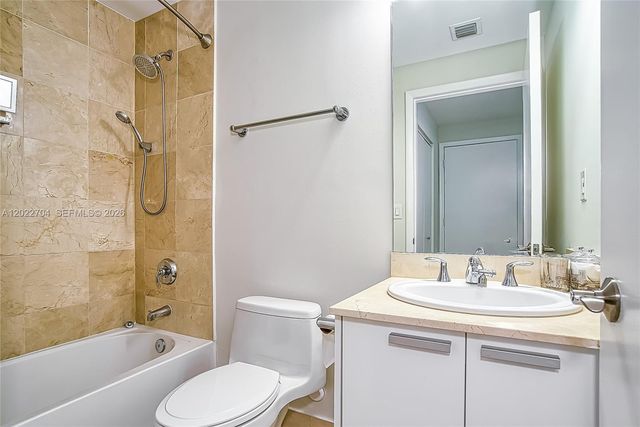 3131 NE 188th St 1-1104, Aventura, FL 33180