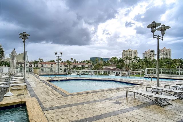 3131 NE 188th St 1-1104, Aventura, FL 33180