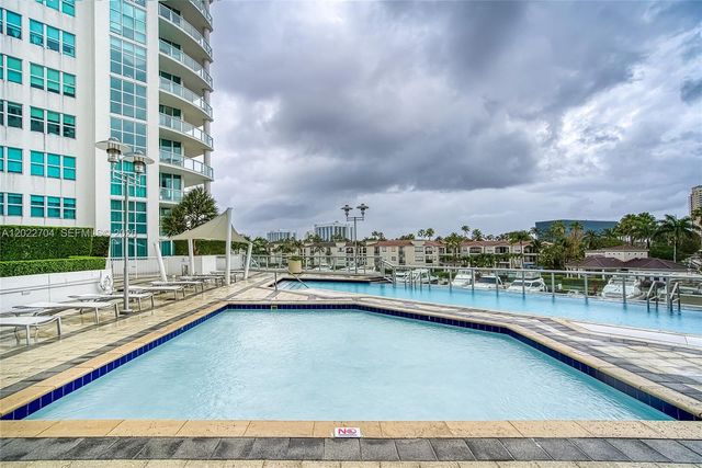 3131 NE 188th St 1-1104, Aventura, FL 33180