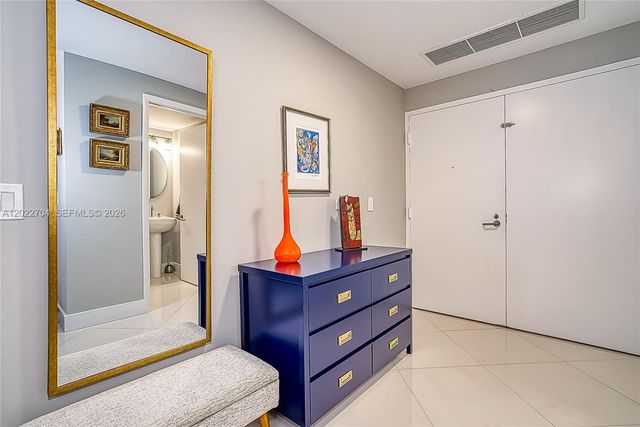 3131 NE 188th St 1-1104, Aventura, FL 33180