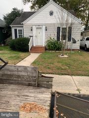 402 OAKLEY ST, Cambridge, MD 21613