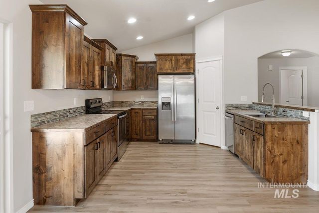 1204 5th Ave E, Jerome, ID 83338