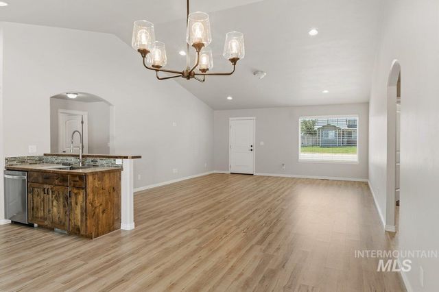 1204 5th Ave E, Jerome, ID 83338