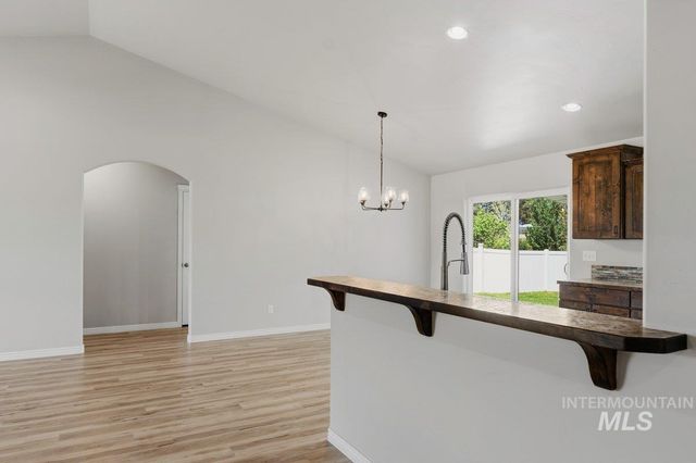 1204 5th Ave E, Jerome, ID 83338