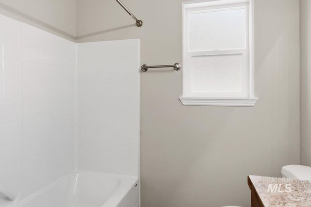 1204 5th Ave E, Jerome, ID 83338
