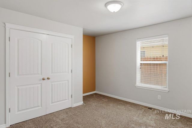 1204 5th Ave E, Jerome, ID 83338