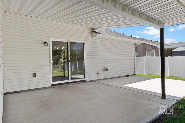 1204 5th Ave E, Jerome, ID 83338