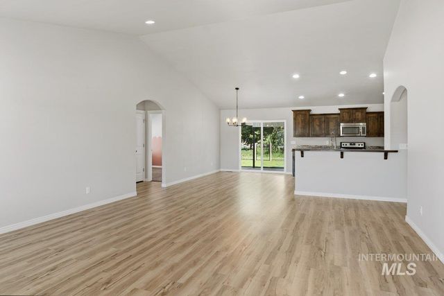 1204 5th Ave E, Jerome, ID 83338