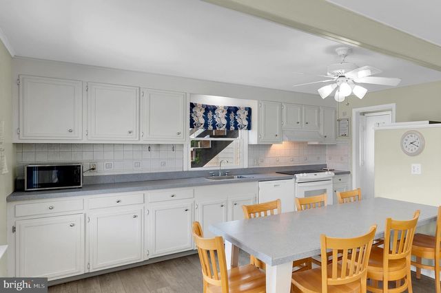 14 E 24TH, Barnegat Light, NJ 08006