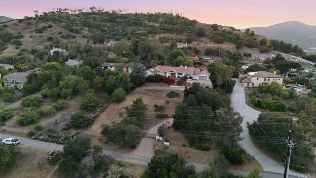 2205 Johnston Rd, Escondido, CA 92029