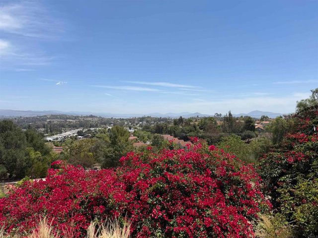2205 Johnston Rd, Escondido, CA 92029