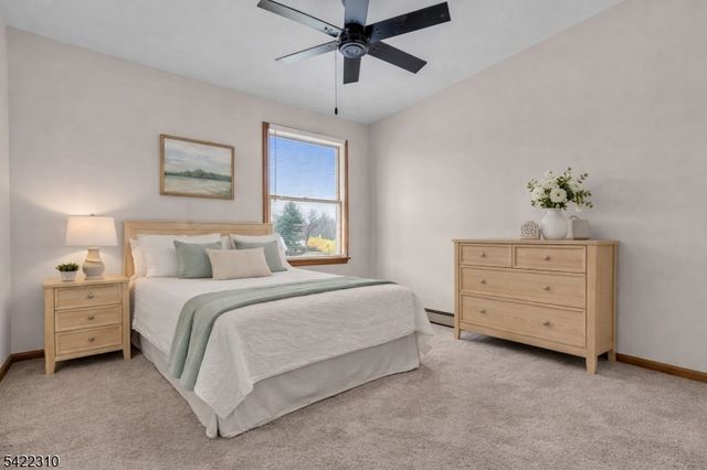 2 Lenape Dr, Stanhope Boro, NJ 07874