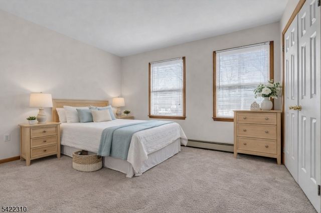 2 Lenape Dr, Stanhope Boro, NJ 07874