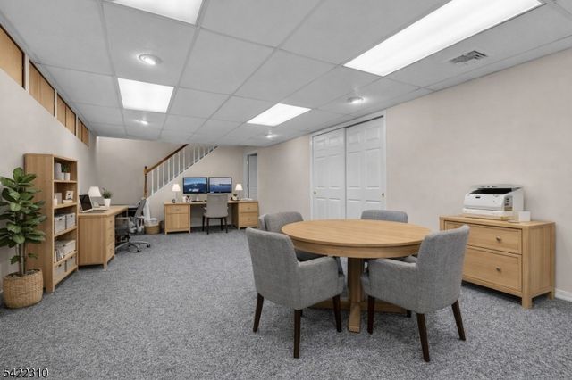 2 Lenape Dr, Stanhope Boro, NJ 07874