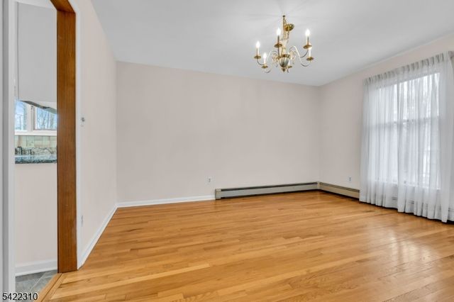 2 Lenape Dr, Stanhope Boro, NJ 07874