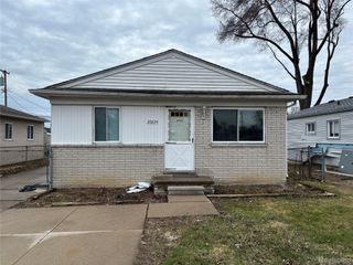 20224 Nicke Street, Clinton Charter Township, MI 48035