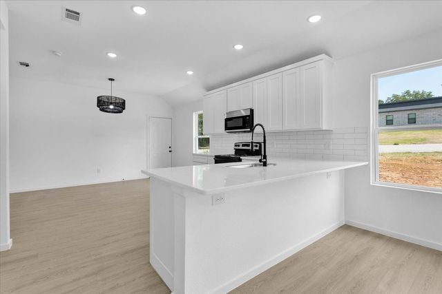 415 E Monterey Street, Denison, TX 75021