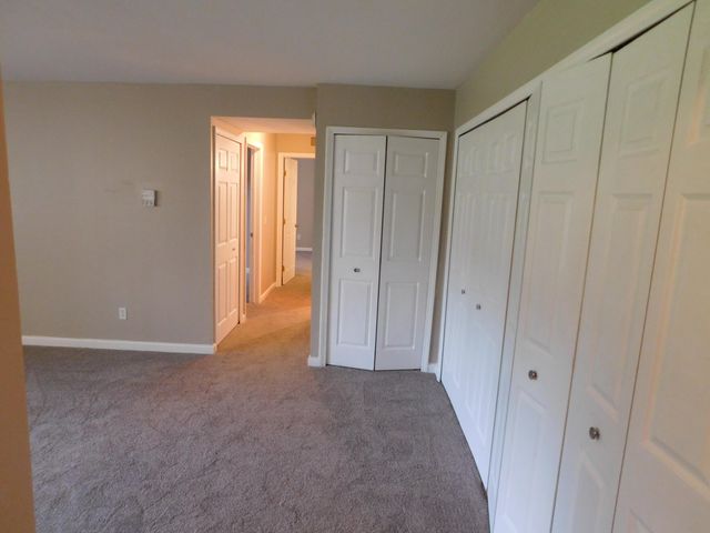 30042 W 12 Mile Road 52, Farmington Hills, MI 48334