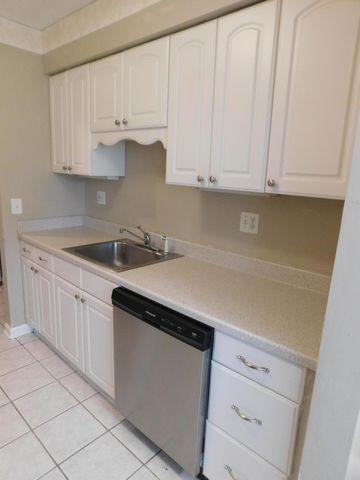 30042 W 12 Mile Road 52, Farmington Hills, MI 48334