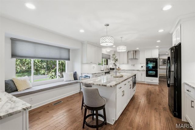 9102 Fox Estates Drive, Sunset Hills, MO 63127