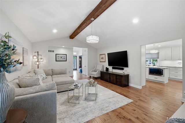 9102 Fox Estates Drive, Sunset Hills, MO 63127