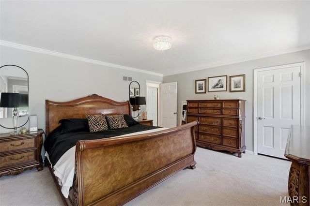 9102 Fox Estates Drive, Sunset Hills, MO 63127