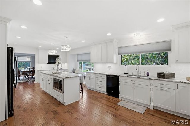 9102 Fox Estates Drive, Sunset Hills, MO 63127