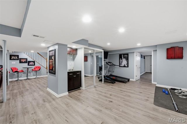 9102 Fox Estates Drive, Sunset Hills, MO 63127