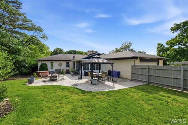 9102 Fox Estates Drive, Sunset Hills, MO 63127