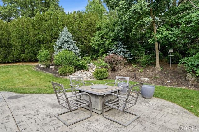 9102 Fox Estates Drive, Sunset Hills, MO 63127
