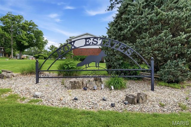 9102 Fox Estates Drive, Sunset Hills, MO 63127