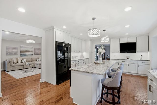 9102 Fox Estates Drive, Sunset Hills, MO 63127